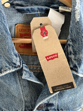 Load image into Gallery viewer, Levi Denim Outerwear Size Extra Large
