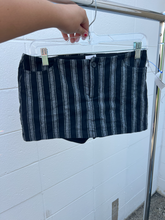 Load image into Gallery viewer, John Galt Shorts Size Small
