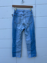 Load image into Gallery viewer, Abercrombie &amp; Fitch Denim Size 2 (26)
