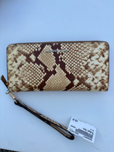 Load image into Gallery viewer, Michael Kors Purse
