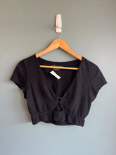 Load image into Gallery viewer, American Eagle T-Shirt Size Medium

