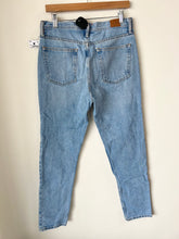 Load image into Gallery viewer, Bdg Denim Size 32
