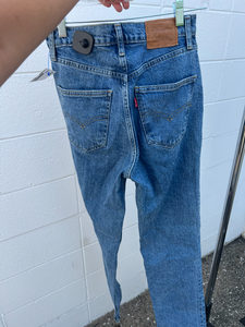 Levi Denim Size 2 (26)