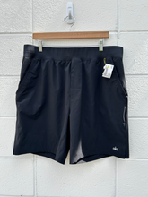 Load image into Gallery viewer, Alo Athletic Shorts Size Extra Large
