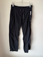 Load image into Gallery viewer, Lululemon Athletic Pants Size 5/6 (28)
