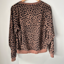 Load image into Gallery viewer, Nike Sweatshirt Size Small
