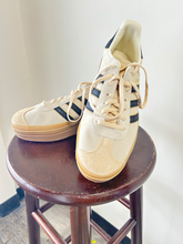 Load image into Gallery viewer, Adidas Casual Shoes Womens 11
