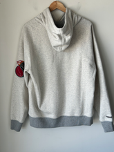 Load image into Gallery viewer, Mitchell &amp; Ness Sweatshirt Size Medium
