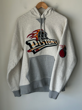 Load image into Gallery viewer, Mitchell &amp; Ness Sweatshirt Size Medium
