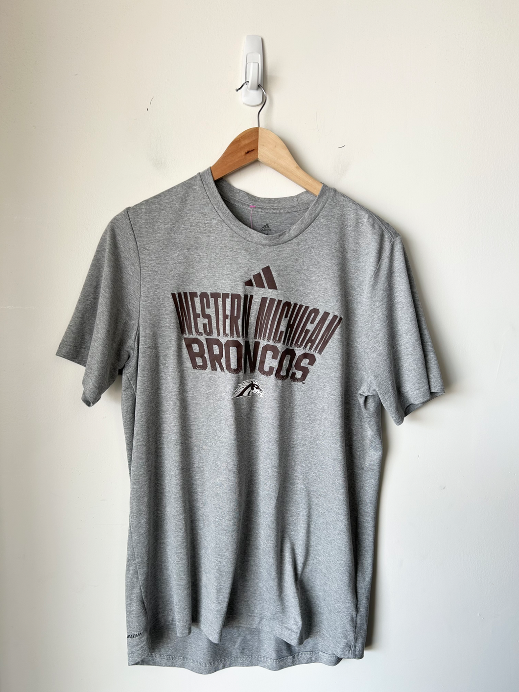 Adidas Athletic Top Size Medium