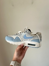 Load image into Gallery viewer, Nike Casual Shoes Womens 6

