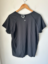Load image into Gallery viewer, Lulu Lemon Athletic Top Size Extra Large

