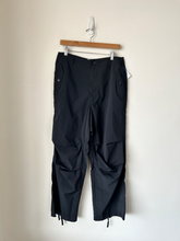 Load image into Gallery viewer, Athletic Pants Size Small
