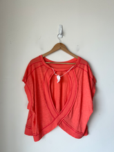 Load image into Gallery viewer, Free People Movement Athletic Top Size Large
