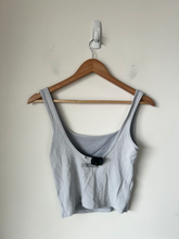 Load image into Gallery viewer, Gym Shark Athletic Top Size Small
