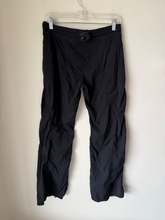 Load image into Gallery viewer, Lululemon Athletic Pants Size 5/6 (28)
