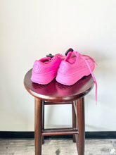 Load image into Gallery viewer, Puma Womens Athletic Shoes Womens 7.5
