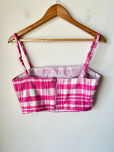 Load image into Gallery viewer, Fashion Nova Tank Top Size Medium
