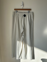 Load image into Gallery viewer, Lulu Lemon Athletic Pants Size Extra Large
