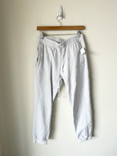 Load image into Gallery viewer, Brandy Melville Pants Size Small
