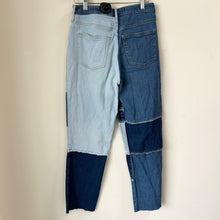 Load image into Gallery viewer, Hollister Denim Size 3/4 (27)

