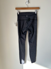 Load image into Gallery viewer, Lulu Lemon Athletic Pants Size Small
