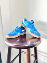 Load image into Gallery viewer, Reebok Casual Shoes Womens 7.5
