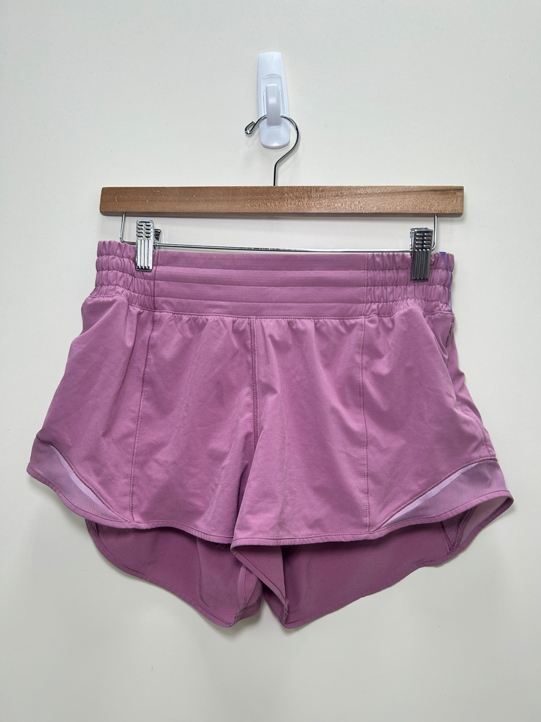 Lulu Lemon Athletic Shorts Size Medium