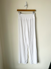Load image into Gallery viewer, Shade And Shore Pants Size Extra Small
