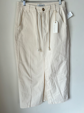 Load image into Gallery viewer, Pants Size Small
