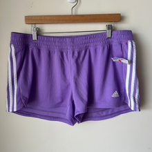 Load image into Gallery viewer, Adidas Athletic Shorts Size Extra Large
