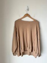 Load image into Gallery viewer, American Eagle Long Sleeve Top Size Extra Small
