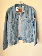 Load image into Gallery viewer, Levi Denim Outerwear Size Medium

