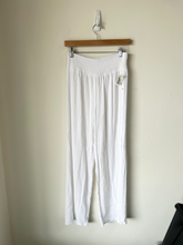 Load image into Gallery viewer, Shade And Shore Pants Size Extra Small
