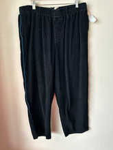 Load image into Gallery viewer, Urban Outfitters ( U ) Pants Size Extra Large
