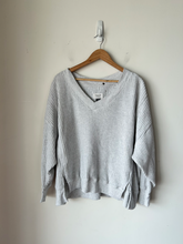 Load image into Gallery viewer, American Eagle Sweatshirt Size Medium
