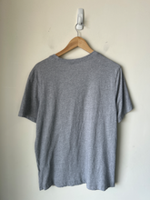 Load image into Gallery viewer, Nike T-shirt Size Medium
