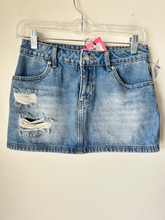 Load image into Gallery viewer, Edikted Short Skirt Size Extra Small
