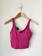 Load image into Gallery viewer, Lulu Lemon Athletic Top Size Medium
