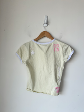 Load image into Gallery viewer, White Fox T-Shirt Size Medium
