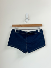 Load image into Gallery viewer, Edikted Shorts Size Medium
