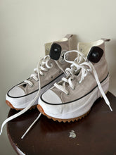 Load image into Gallery viewer, Converse Casual Shoes Womens 6.5
