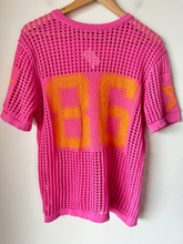 Load image into Gallery viewer, Short Sleeve Top Size Medium
