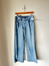 Load image into Gallery viewer, Aeropostale Denim Size 5/6 (28)
