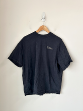 Load image into Gallery viewer, Lululemon T-Shirt Size Medium
