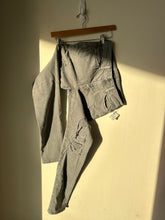 Load image into Gallery viewer, American Eagle Pants Size 30
