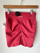 Load image into Gallery viewer, Athletic Shorts Size Large
