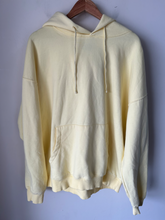 Load image into Gallery viewer, Young La Sweatshirt Size Extra Large
