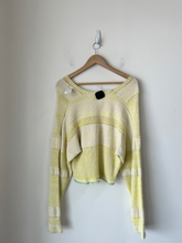 Load image into Gallery viewer, Free People Sweater Size Small
