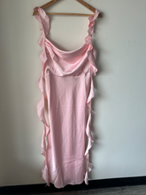 Load image into Gallery viewer, Fashion Nova Maxi Dress Size Extra Large

